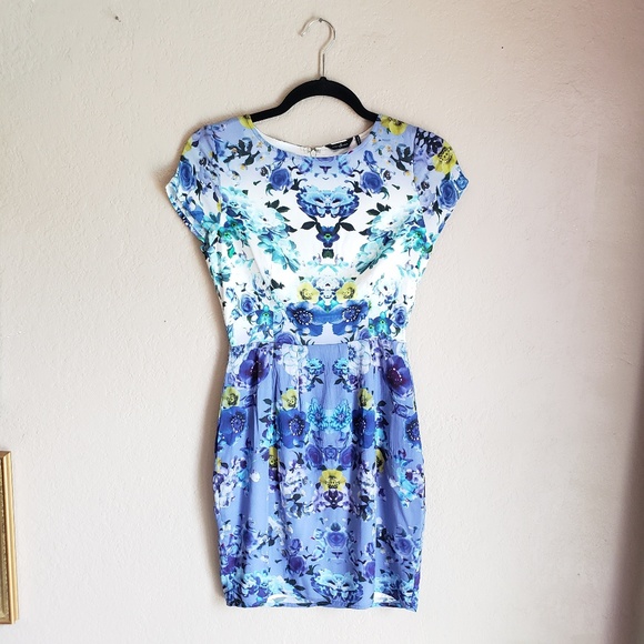 Guess ~ Lilac Floral Dress ~ Size XS - Picture 2 of 7